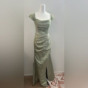 POMUYOO Green Ruched Slit Gown